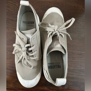 Palladium Pallashack Canvas Lace-Up platform loafers sneakers. Size 9